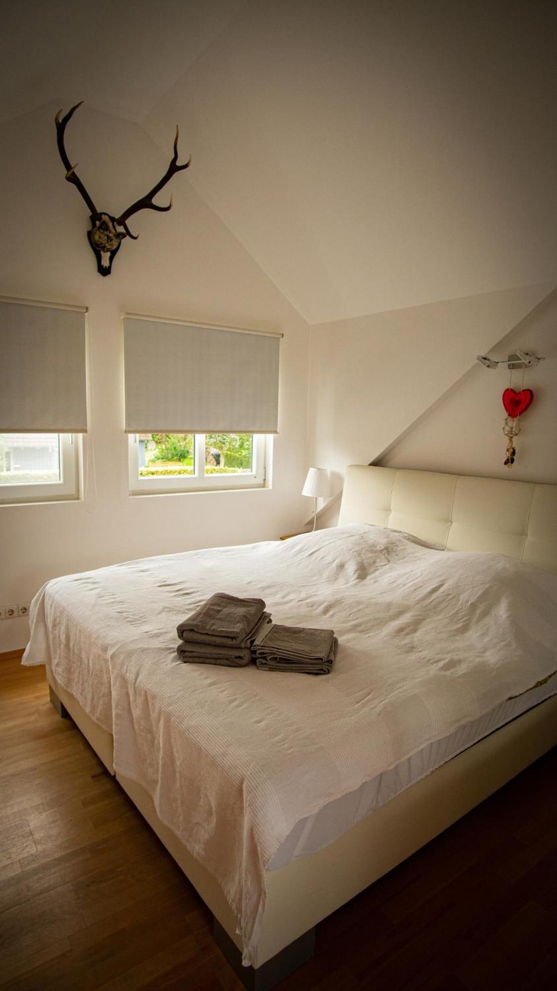Ferienhaus Mountfrosch Mit Sauna Und Naturpool Monschau Exterior photo